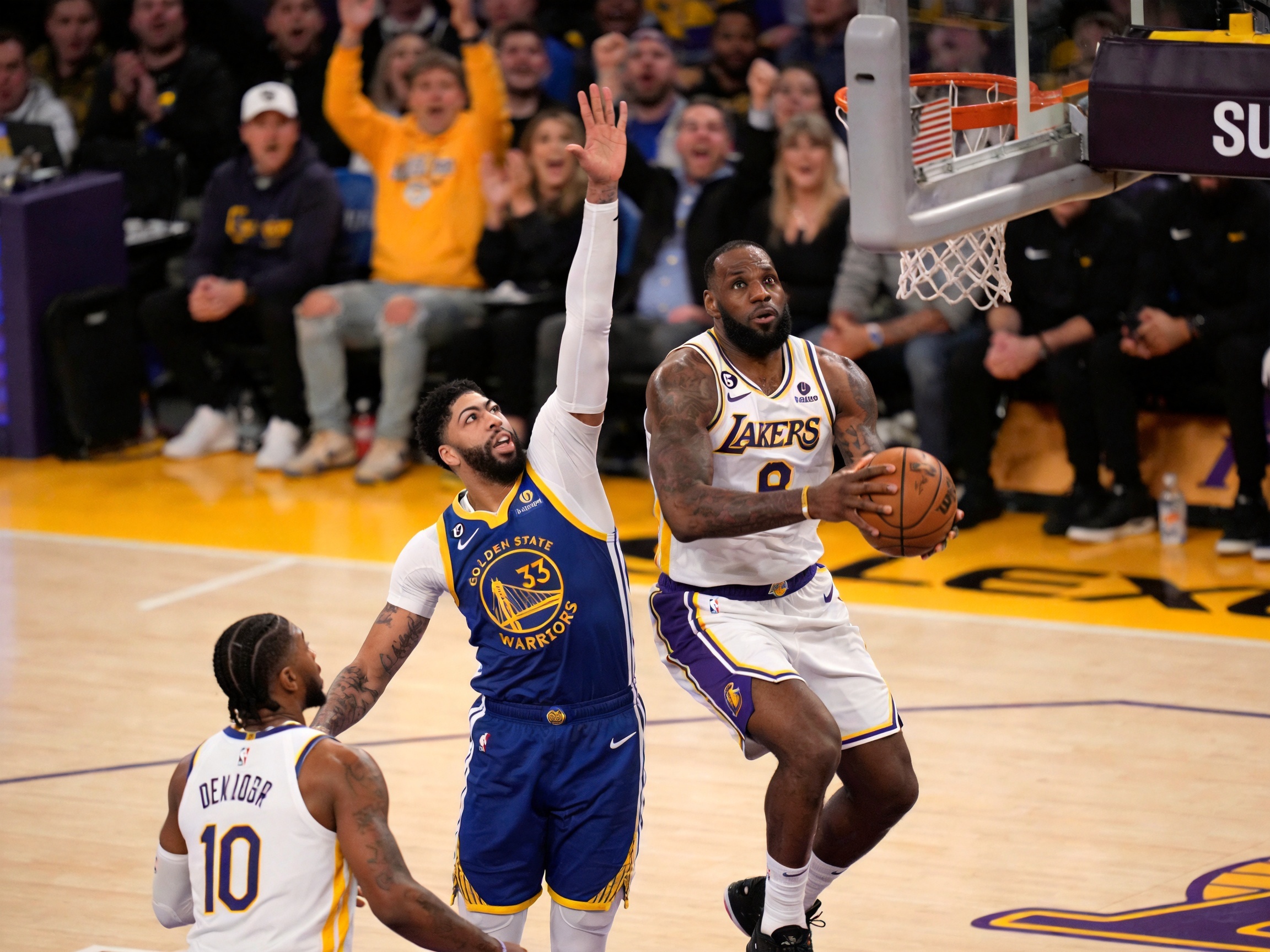 NBA湖人加时险胜勇士詹眉合砍68分集锦